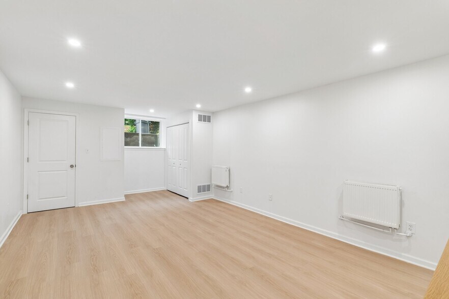 Building Photo - 5651 N 20th St