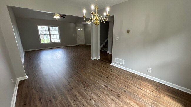 Building Photo - 7421 Spring Run Dr