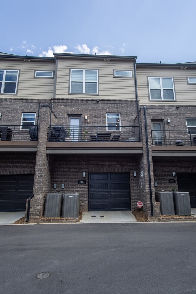 Building Photo - 3826 Sky Haven Dr