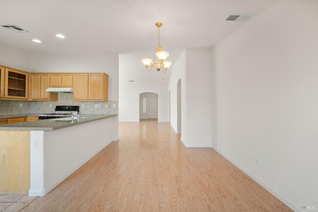 Building Photo - 332 Watson Hollow Dr