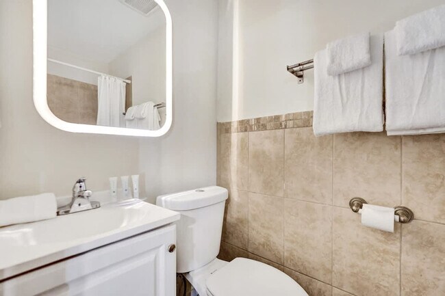 Building Photo - 3020 Seville St