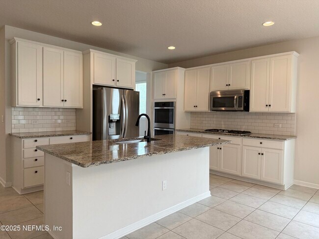 Building Photo - 183 Little Bear Run