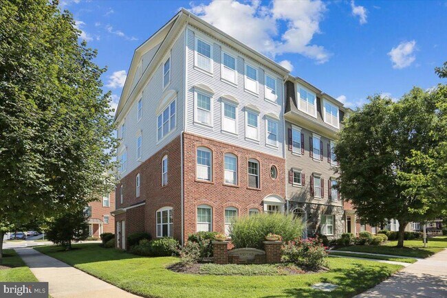 Building Photo - 402 Orchard Ridge Dr