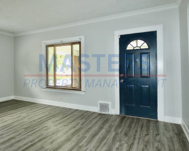Building Photo - 3 Bedroom 1.5 Bathroom House
