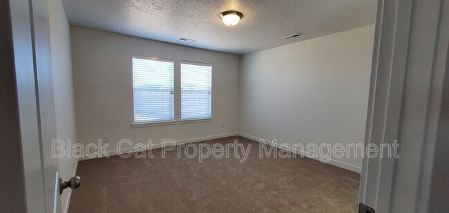 Building Photo - 10679 W New Berlin Dr