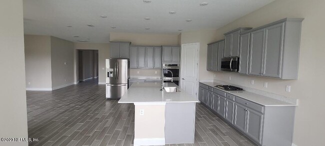 Building Photo - 206 Calliel Wy