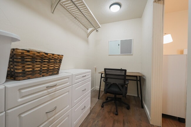 Building Photo - Spacious 3-Bedroom, 2-Bath Home – Fully Furnished