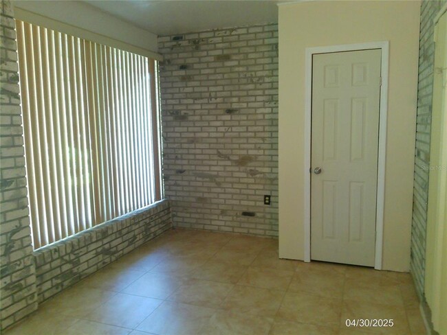 Building Photo - 209 Pinehurst Dr