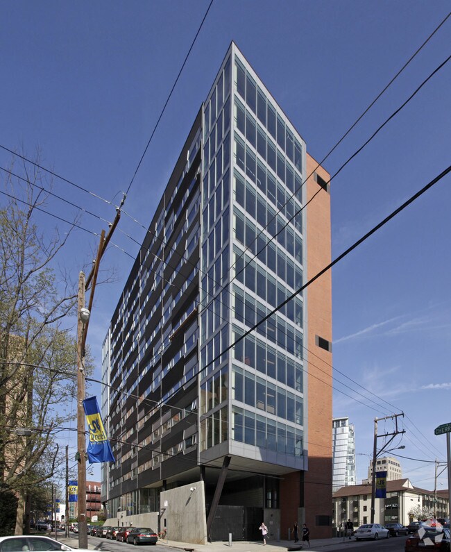 Building Photo - Race Hall