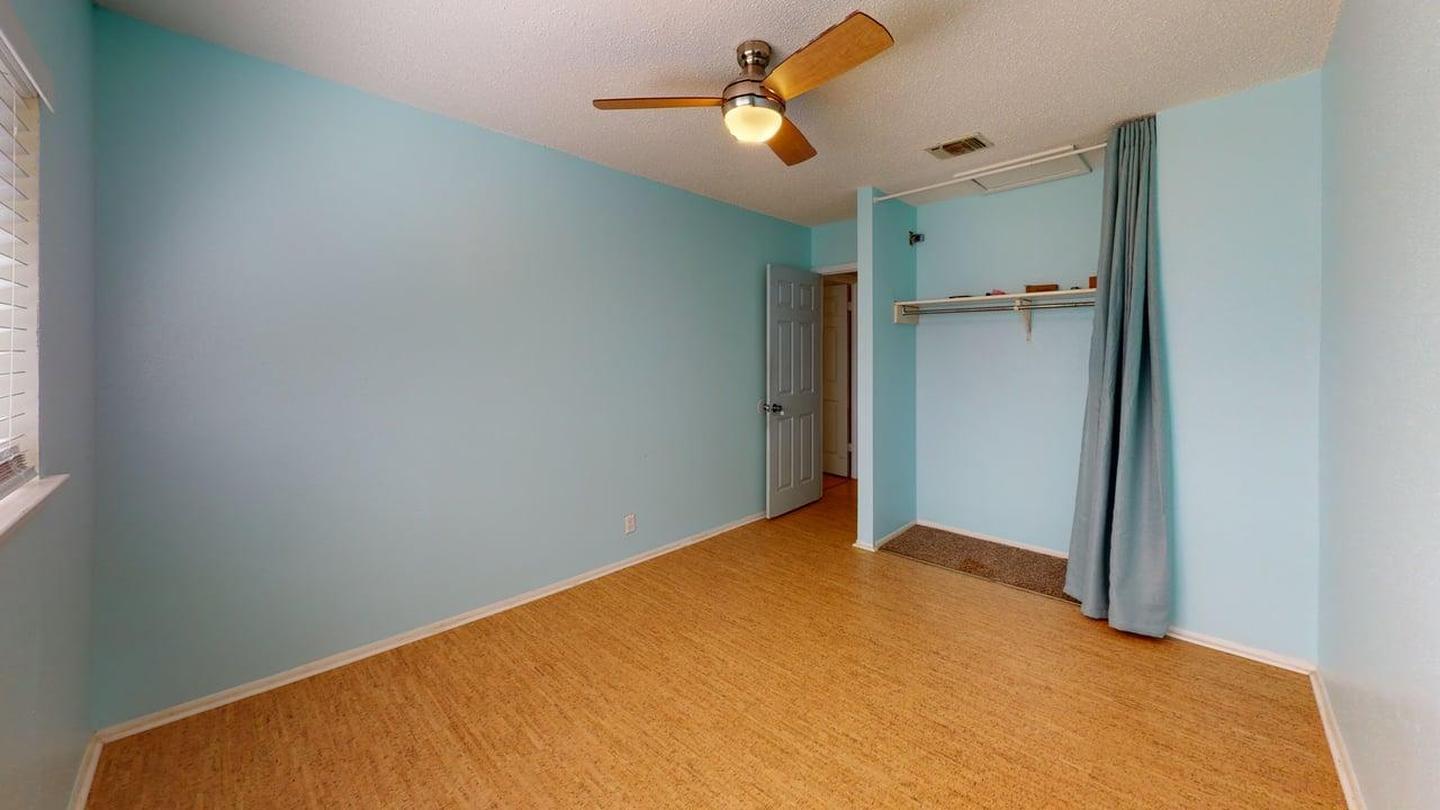 Building Photo - Spacious San Antonio home with open layout...