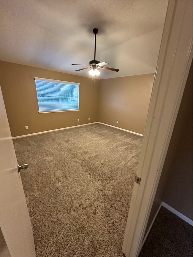 Building Photo - 12110 Bowsman Dr