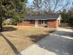 Building Photo - 532 Dove St