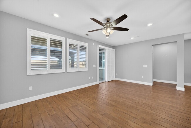 Building Photo - Charming 3-Bedroom Haven in Elk Grove with 2 Full Baths and 1603 Sq Ft of Comfort!