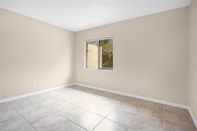 Building Photo - 2610 Adela Ave