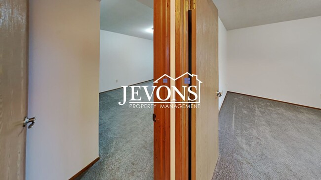 Building Photo - 209 N 72nd Ave