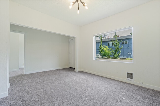 Building Photo - 2304 S Wilkeson St