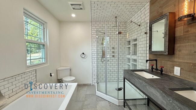 Building Photo - Elegant Modern Montclair Retreat Designed ...
