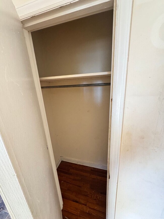 Building Photo - 132 Woodland Ave