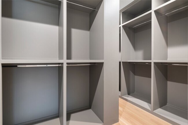 Building Photo - 3619 Springbrook St