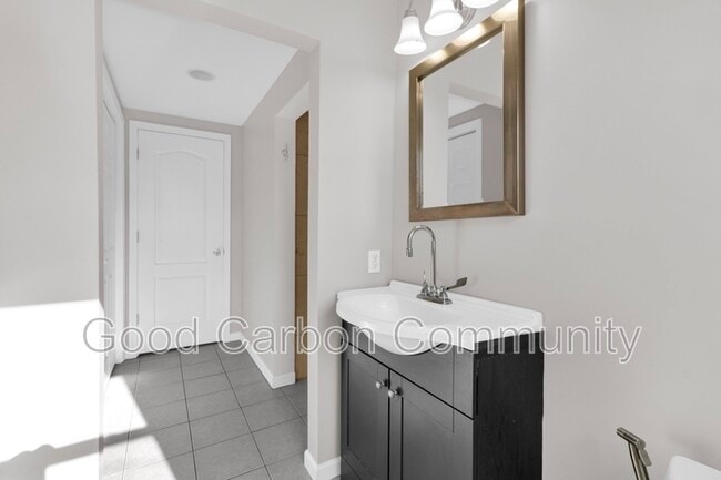 Building Photo - 1205 Hertel Ave