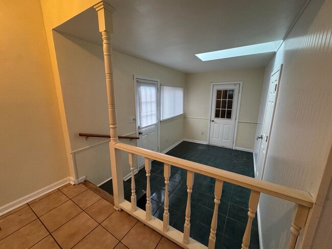 Building Photo - 2363 E Maple Rd