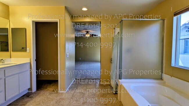 Building Photo - 2439 N Cameo Ct