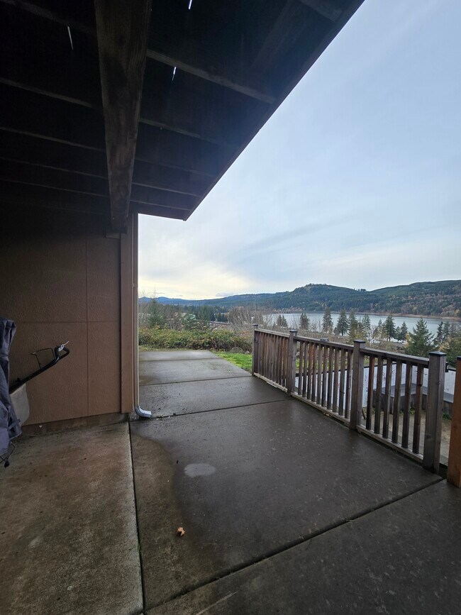 Building Photo - 6308 Lake Pointe Wy