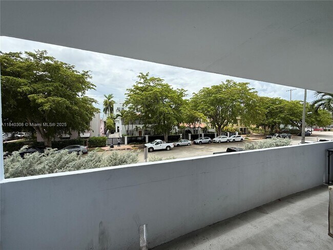 Building Photo - 1045 10th St
