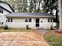 Building Photo - 2000 St John St