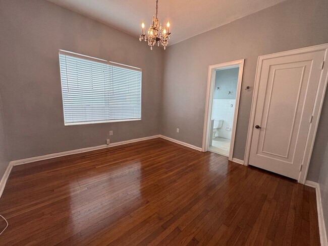 Building Photo - Davis Island Charming Home