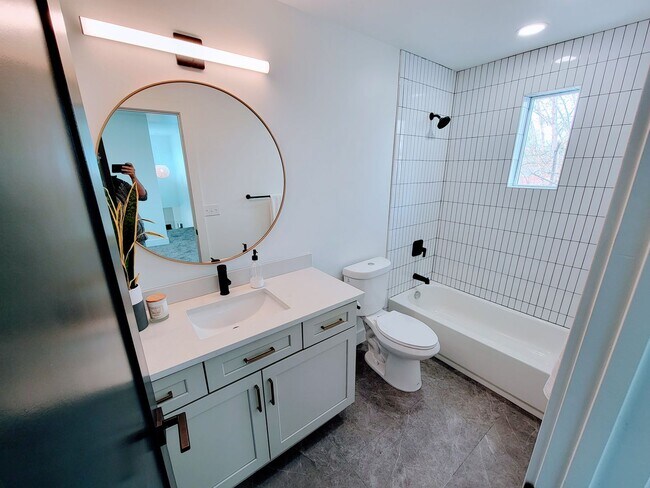 Building Photo - ABSOLUTELY UNBELIEVABLE NEW HIGH END CUSTOM HOME!