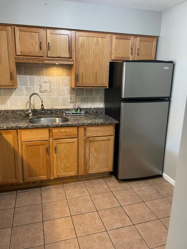 Building Photo - 650 Perrie Dr