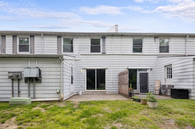 Building Photo - 500 NY-299