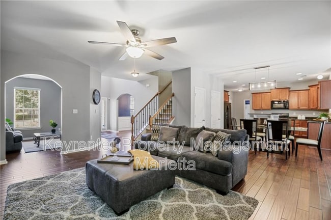 Building Photo - 611 Crosswinds Cir