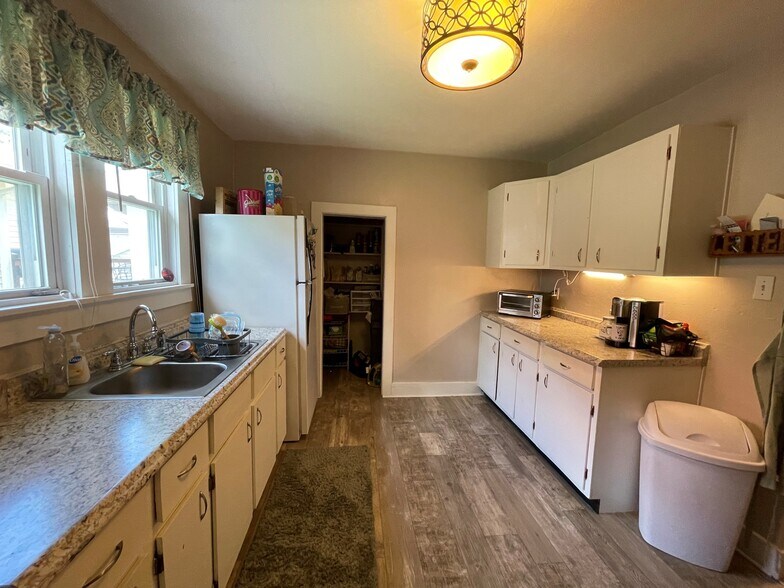 Building Photo - 132 Myra Barnes Ave