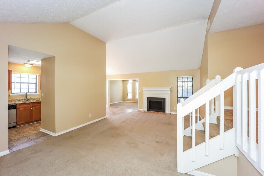 Building Photo - 5818 Northfield Dr