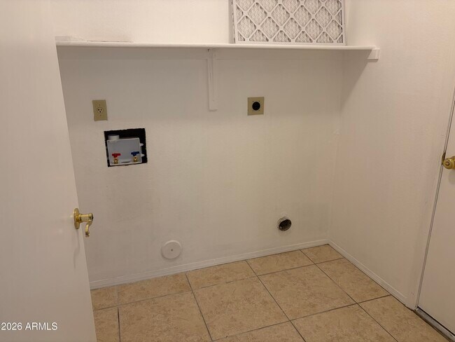 Building Photo - 5810 W Kesler St