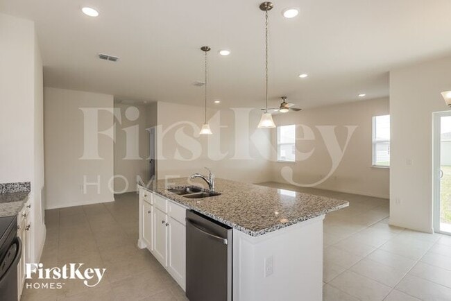 Building Photo - 523 Crown Rose Dr