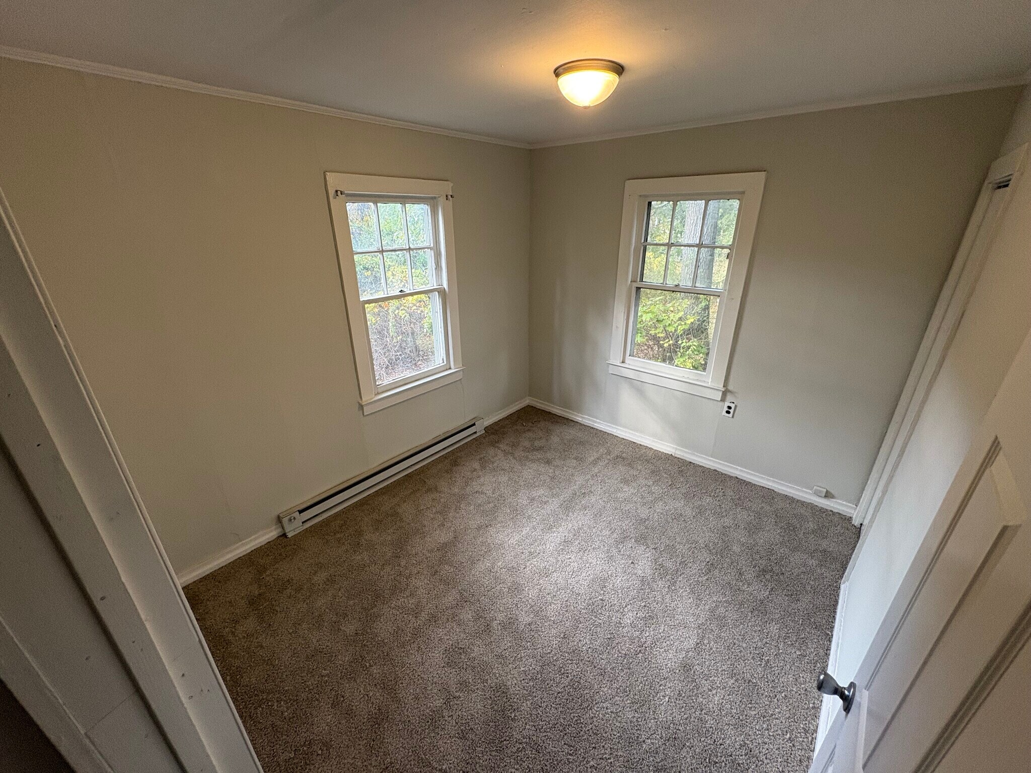 Building Photo - 2 Seawanhaka Ave