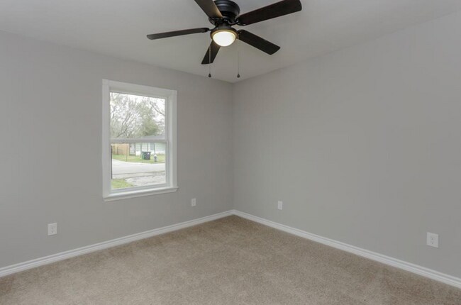 Building Photo - 5635 Belarbor St