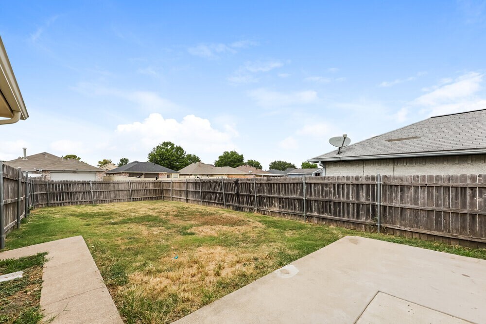 Building Photo - 1433 Spicewood Dr