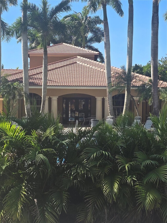 Building Photo - 7970 N Nob Hill Rd