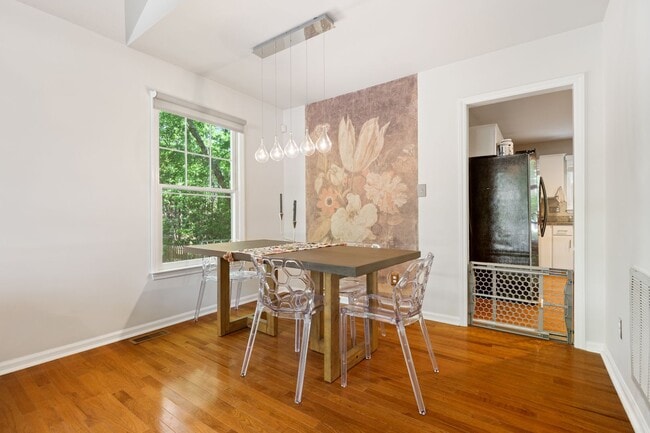 Building Photo - Single Family Home: Durham/Chapel Hill Line