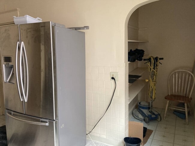 Building Photo - 418 Division St