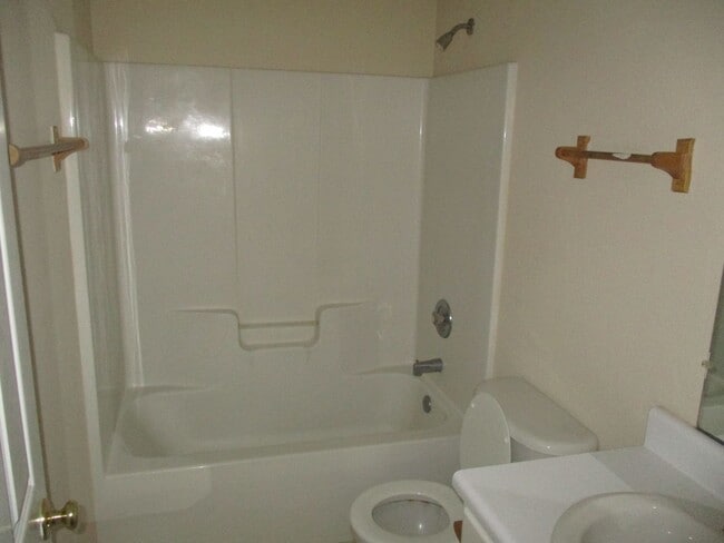 Building Photo - 3716 Countryside Dr