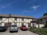 Building Photo - 605 Sunset Ave