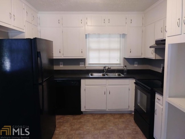 Building Photo - 1615 Cherry Hill Ct SW