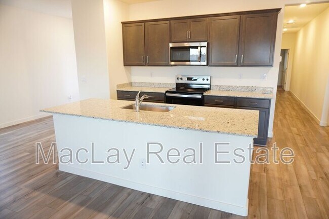 Building Photo - 680 N Crowned Dove Trail