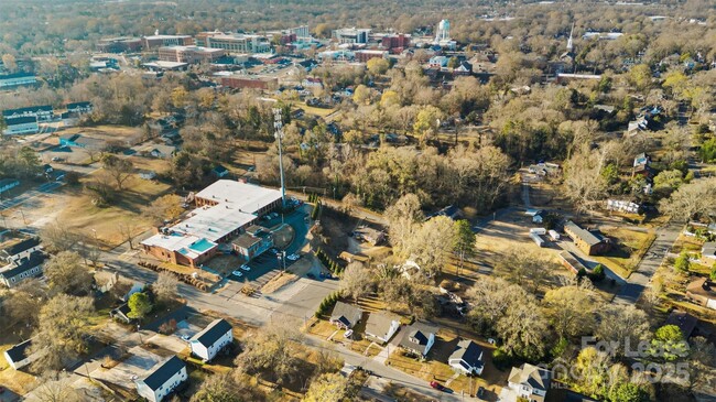 Building Photo - 55 Reed St NE