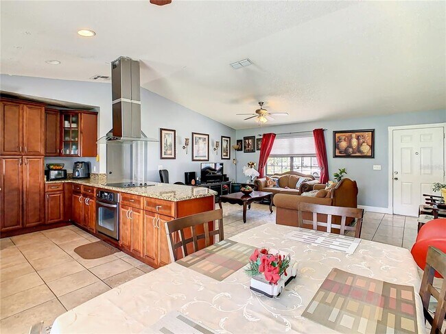 Building Photo - 853 Blanc Ct